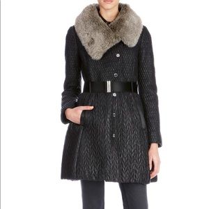 Karen Millen Black Quilted Puffer Coat with Gray Faux-Fur Collar